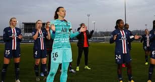 Descubre las últimas noticias del psg fem, jugadores que forman su plantilla, resultados en directo, clasificación, estadísticas, fichajes, fotos y mucho más en besoccer. Christiane Endler Atajo Un Penal Pero Fallo Otro En Derrota Del Psg Ante El Lyon Por La Copa De Francia Femenina