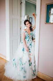 Maybe you would like to learn more about one of these? Florales Brautkleid Inga Ezergale Design Rose Collection Etsy
