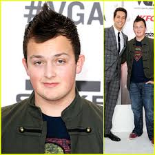 Noah munck was born to his american parents, mother kymbry munck, and father greg munck. Noah Munck Photos News Videos And Gallery Just Jared Jr Page 6
