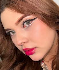 Petrova Pupilentes het 'n nuwe foto...