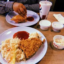 Codziennie sami ręcznie przygotowujemy mięso: Photos At Kfc Fast Food Restaurant In Kuala Lumpur
