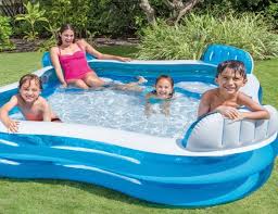 Les 5 Meilleures Piscine Gonflable 2020 Comparatif Guide D Achat Et Avis