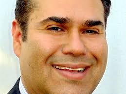 Whittier Latino Coalition co-founder Louis Reyes decides not to run for  City Council