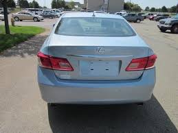 Though it shares running gear with the toyota camry, edmunds points out that the es doesn't share a single dash panel or material with its less expensive toyota sibling. the shape is vastly. 2010 Lexus Es 350 Test Drive Review Cargurus