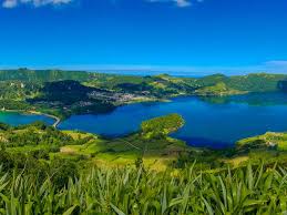 A rota dos vulcões ilustra a natureza do faial, umas das nove fascinantes ilhas dos açores, um arquipélago para onde é seguro viajar e que. Cruzeiros Nas Ilhas Dos Acores Pacotes De Viagem Costa Cruzeiros