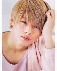 画像に含まれている可能性があるもの 1人 クローズアップ 平野紫耀 紫 顔