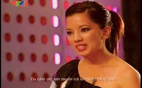 Nathan Lee vỗ mặt một ai đó vì không biết tiếng Anh?