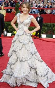 The Old Miley Cyrus And This Dress I Would Have The Neckline Higher But This Is Such A Pretty Dress Miley Cyrus Dress Oscar Fashion Miley Cyrus Style