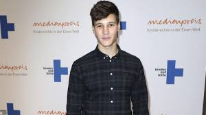 Wincent weiss hat uns mit seinem debütalbum „irgendwas gegen die stille besucht. Wincent Weiss Ich Bin Der Ewige Single In Meinem Umfeld