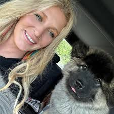 Christi Barnes's Instagram, Twitter & Facebook