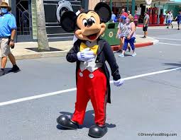 · how many buttons are on mickey mouse's pants? You Re Not A True Mickey Mouse Fan Unless You Know These 14 Facts The Disney Food Blog