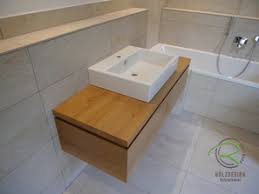 Er ist leichter und günstiger als vollholz und kann mit folien oder dekoren beschichtet werden. Massivholz Waschtischunterschrank Holzdesign Rapp Geisingen