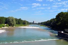 Badestellen An Der Isar Die Besten Isarstrande In Munchen Sehenswurdigkeiten In Munchen Munchen Und Ausfluge Bayern