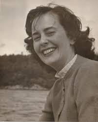 Elizabeth Worrall's Instagram, Twitter & Facebook