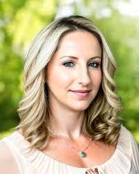 Amanda Sweat's Instagram, Twitter & Facebook