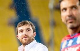 Je slávny futbalový klebetník Fabrizio Romano skvelým novinárom alebo  preceňovaným influencerom? — Denník N