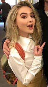 Sabrina Carpenter Meeting Fans March 2018 Sabrina Carpenter Sabrina Celebrities