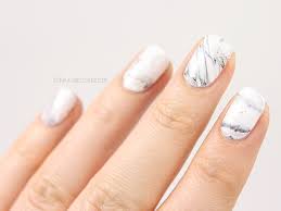 Schwach weißliche streifen, die sich in einem leichten bogen quer über die gesamte breite der nagelplatte erstrecken und komplikationsfrei mit ihr auswachsen, werden meessche querbänder. Nails Reloaded Nailsreloaded Challenge Marmor Nagel