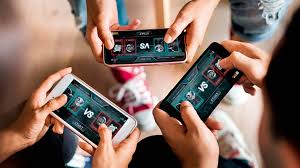 Among thousands of free fire professional players and content creators, many fans are wondering who is the fastest player in free fire. Fantasy Leagues Esports Clash Of Clans And Free Fire Fans Inside India S Booming Mobile Gaming Industry And A Multi Billion Dollar Opportunity Gq India