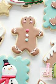 It's made with either whipped egg whites or whipped meringue powder along with powdered sugar and water, and it tends to be a little more stable and thicker than straight powdered sugar icing. Royal Icing Cookie Decorating Tips Sweetopia