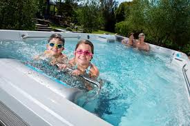 Deluxe Gegenstromanlage Gmbh Homify Mit Outdoor Whirlpool Schwimmerlebnis Senden Spa Von Whirlpools Schwimmerlebni In 2020 Swim Spa Pool Photos Endless Pool