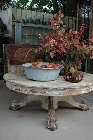 Shabby elegance distressed white rococo accent table. Otono Autumn 2014 Shabby Chic Decor Decor Chic Furniture