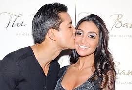 Mario Lopez Wedding: Fiancee Courtney Mazza Is "No Bridezilla"