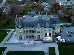 Ochre Court, located in Newport, Rhode Island, is a stunning example of Châteauesque architecture designed by renowned American architect Richard Morris Hunt. Built between 1888 and 1892, the mansion