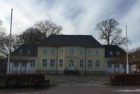 Es wird vom gleichnamigen förderverein betrieben, dessen ziel es ist, das haus als kulturellen ort in der stadt am leben zu erhalten. Gc69g67 Das Caspar Von Saldern Haus Traditional Cache In Schleswig Holstein Germany Created By Pedschak
