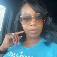 I know I know , I'm a day late with wishing my husbae happy birthday 🎈🎁🎊  buttttttt honey this man had me preparing a bday party in 2 freaking days  !!!! Smh