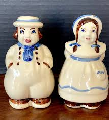 1940's Shawnee Essex China, Dutch Boy N Girl S&P Shakers, Tubby Couple in  Traditional Garb. No Stoppers, Great VTG Condition, Size in Photos