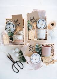 Pastikan kado yang anda berikan sesuai selera sahabat anda. Memilih Kado Pernikahan Yang Terbaik 2021 Idewedding