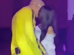 Resultado de imagen para cazzu y bad bunny
