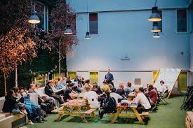 There are 2 major areas, that offer best nightclubs and bars of amsterdam: Hot Dam 10 Best Party Hostels In Amsterdam Hostelworld