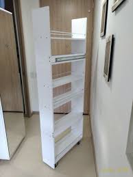 Alacena Vertical Al Lado De La Nevera Diseno Muebles De Cocina Remodelacion De Cocinas Estantes Flotantes
