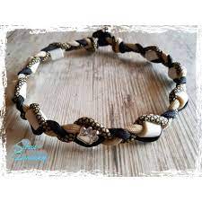 Sie hat kleine hunde gesucht, die für sie em keramik halsbänder testen würden, da sie das gefühl hatte, dass diese meist zu schwer sein könnten oder wuchtig aussehen. Em Keramik Halsband Geflochten