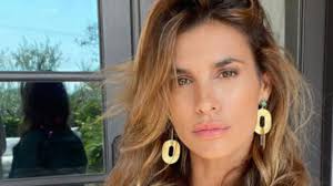 Elisabetta canalis was a dancer on the canale 5 tv show striscia la notizia from 1999 to 2002. Elisabetta Canalis Torna In Italia Per Un Programma Di Mediaset Il Gossip