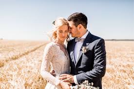 Eine hochzeit gibt es im besten falle nur einmal im leben. Hochzeitsfotos Im Junghof Undenheim Mit Freier Trauung Von Johanna Fabian Ines Barwig Fotografie