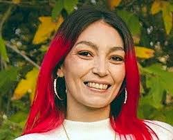 Amanda Favorite's Instagram, Twitter & Facebook