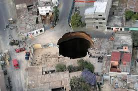 Résultat de recherche d'images pour "sinkholes"