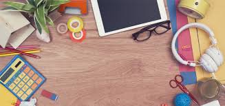 Odadaki ışığın doğrudan çocuğun gözüne gelmemesi ve loş bir ışık olmaması hem uyku düzeni hem de göz yorgunluğu ve algı dağılmasının önlenmesi açısından önemlidir. Calisma Masasi Duzeninin Calisma Verimine Etkisi Avansas Blog