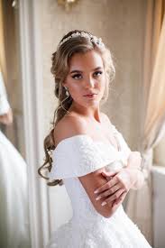 Bilder finden, die zum begriff hochzeitskleid passen. Hochzeitssalon Diva