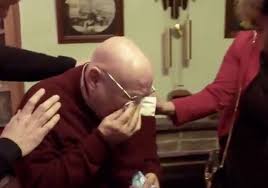 This board features unique gifts for senior men that they'll actually enjoy and appreciate!. Lonely Old Man Who Spent Last 20 Christmas Days On His Own Is Surprised With Christmas Tree Rsvp Live