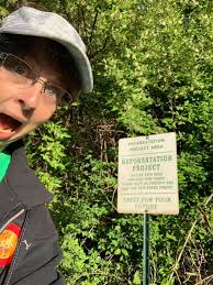 For every 5 tree selfie posted we will plant a tree so show us your tree  selfie and use the #treeselfie 👣🌳