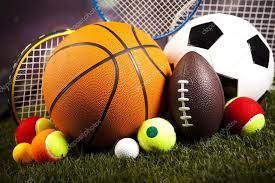 Pelotas deportivas con equipo — Foto de stock © JanPietruszka #52108617