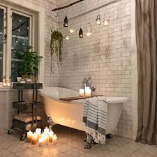 Inspiratiemaandag De Roltafel Oftewel Trolley Een Erg Handig En Multifunctioneel Meubel Voor Di Beautiful Bathrooms Bathroom Interior Design Bathtub Decor