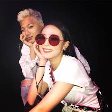 On november 14, bigbang taeyang posted some interesting selfies . Taeyang And Cl Sister