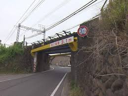 助手席の女性が窓から顔を出し 高架の壁にぶつかり死亡 運転手は酒気帯び運転で現行犯逮捕 笠松町（ぎふチャンDIGITAL）