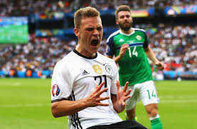Joshua kimmich deutschland euro 20/21 weg jersey. Deutschland Gegen Nordirland Bei Der Fussball Em Das Netz Feiert Kimmich Nur Hitzlsperger Nicht Fussball Stuttgarter Nachrichten