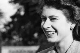 Reine Elizabeth II : biographie express de l'ancienne monarque britannique